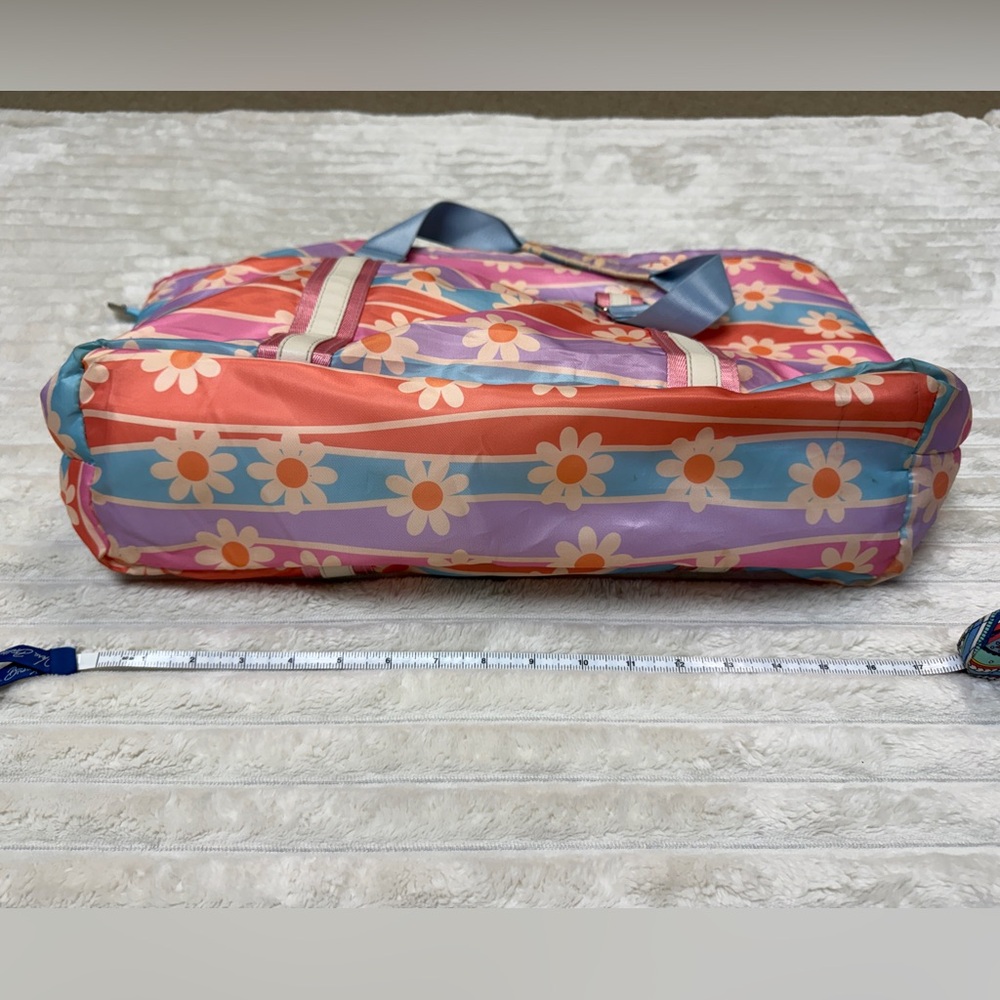 Katydid: Colorful Floral / Daisy, Girls / Womens Overnight Tote Bag - Picture 8 of 12
